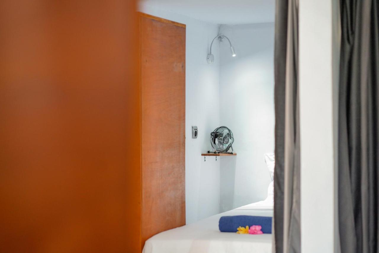 Waiwas Hostel Kuta  Extérieur photo